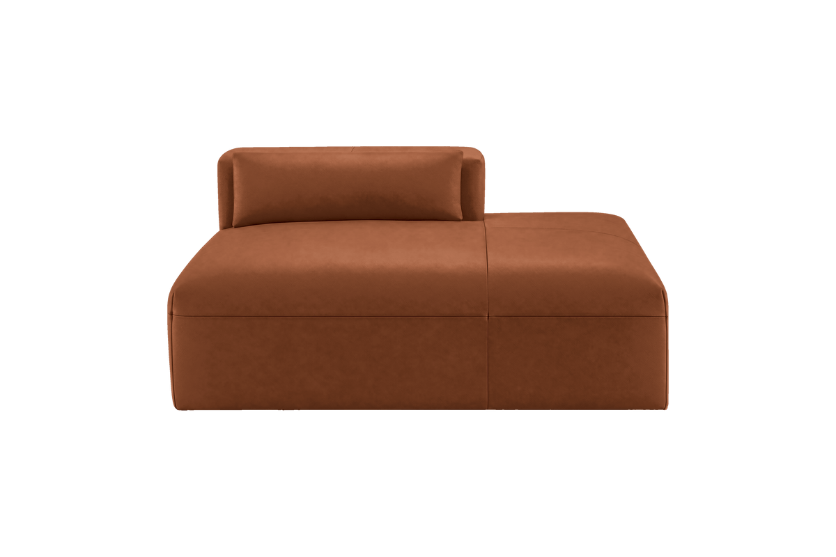 Jasmine Chaise Right in Momo Porto