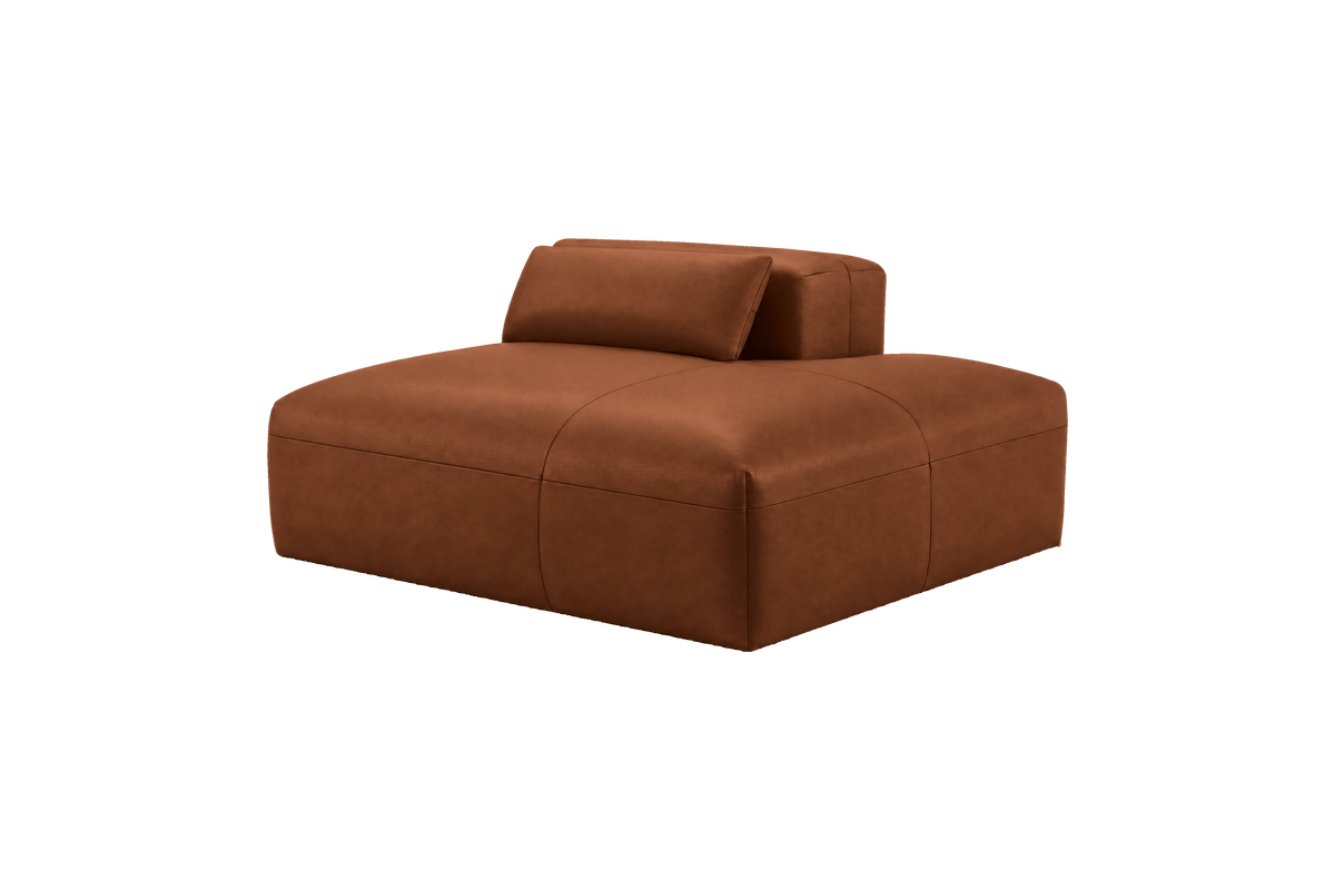 Jasmine Chaise Right in Momo Porto