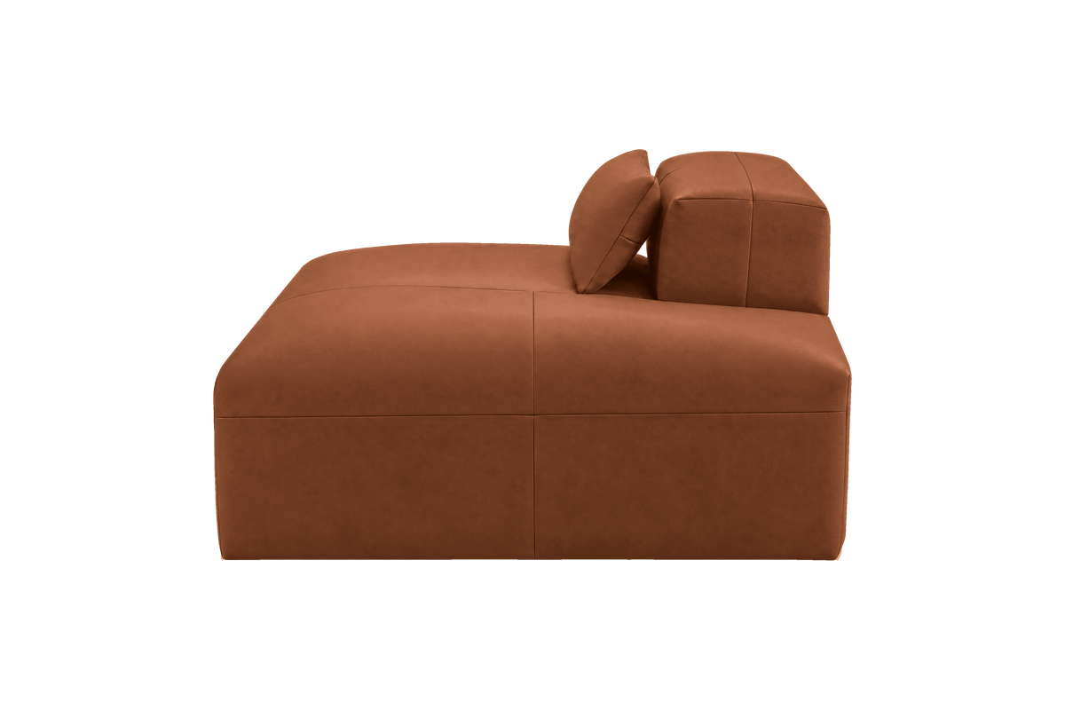 Jasmine Chaise Right in Momo Porto