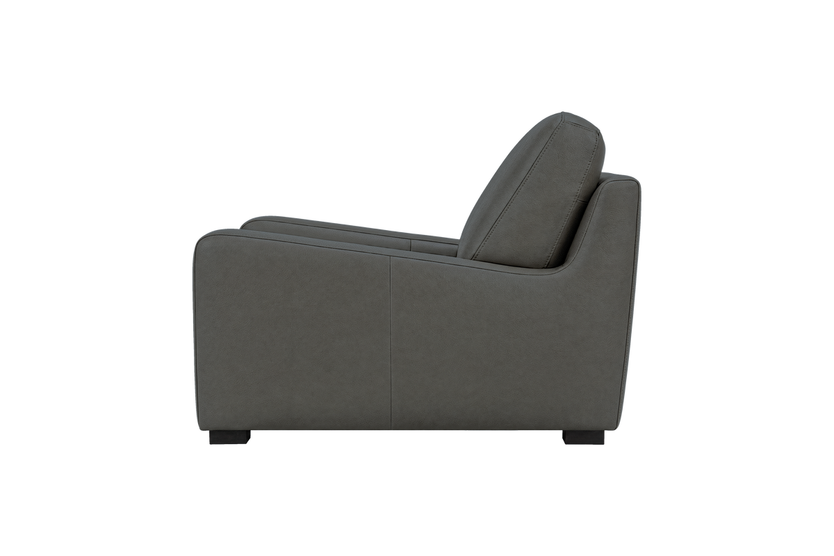 Theo Armchair in Felix Lola