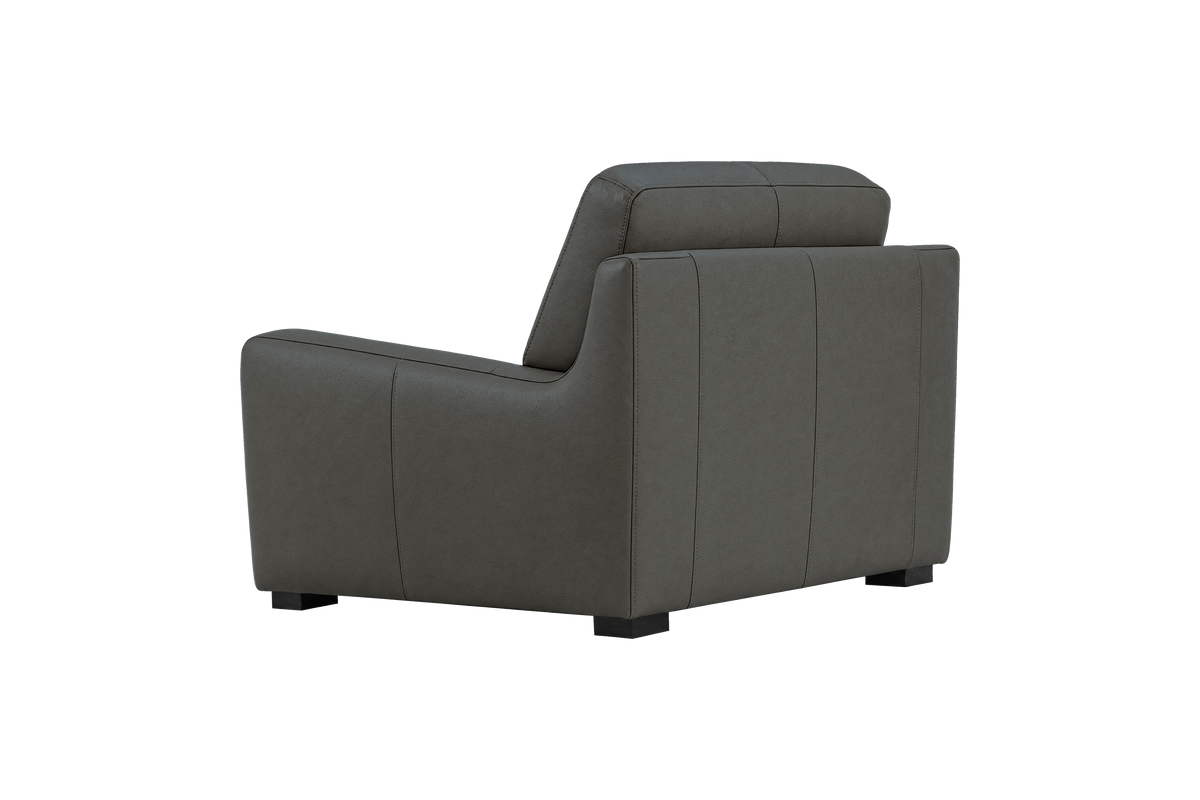 Theo Armchair in Felix Lola