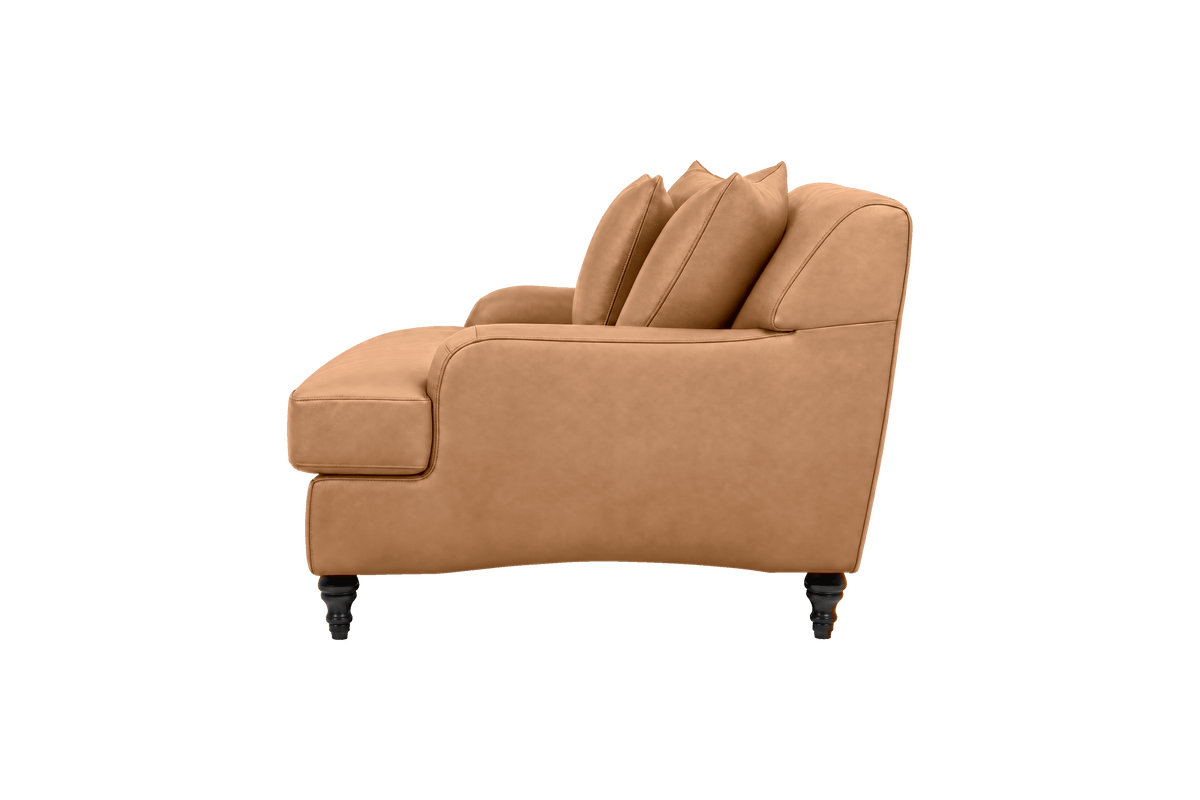 Senia Cuddle Chair in Dante Les Yeux
