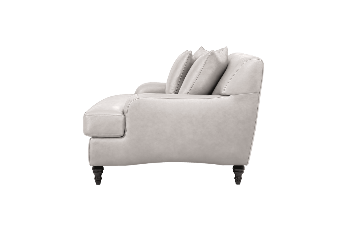 Senia Cuddle Chair in Momo Milky